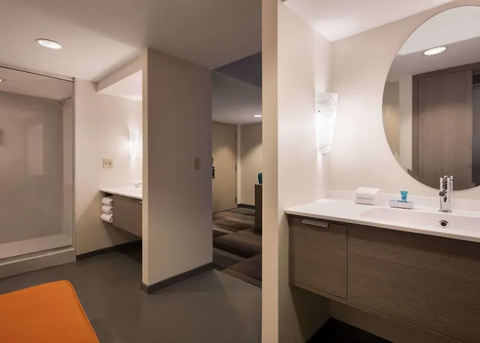 Aloft By Marriott Hotel 3*